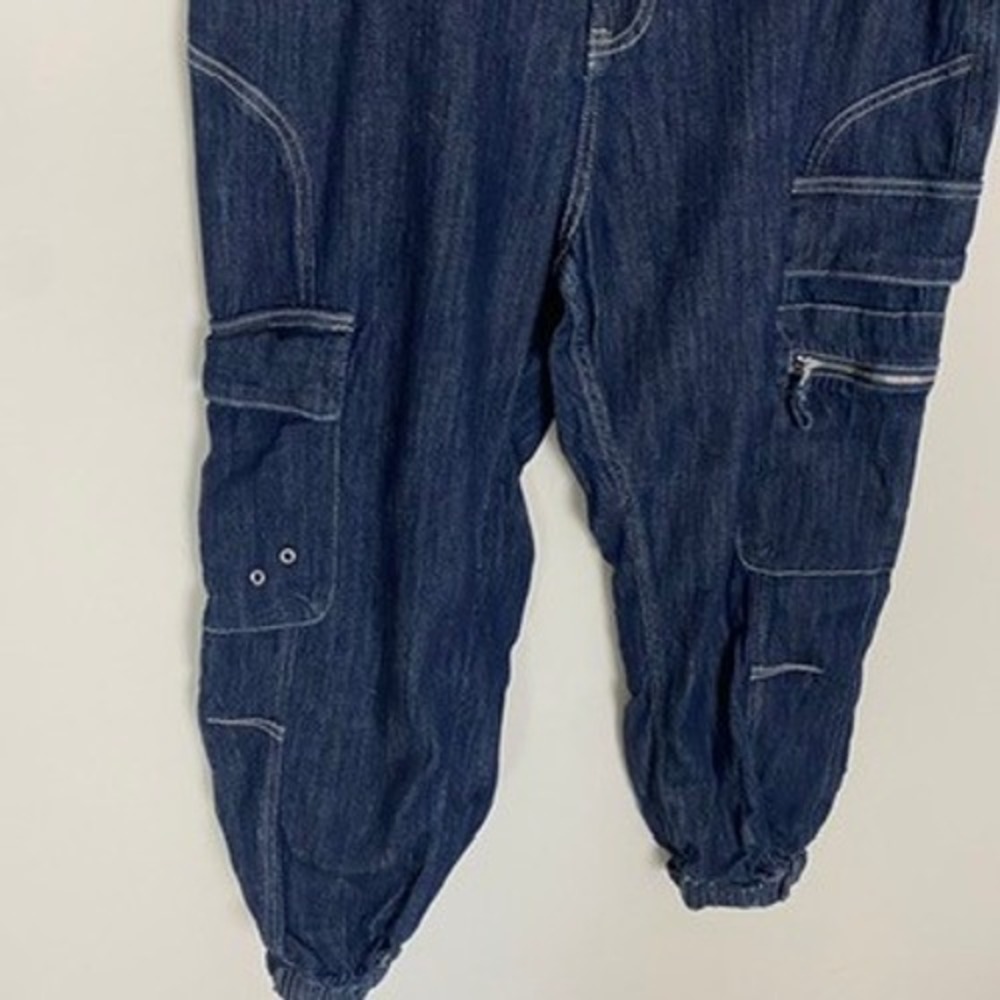 Pilcro Seamed Sport Low Rise Cargo Jeans Dark Wash Jogger Style Women's Size 31P - Picture 3 of 9